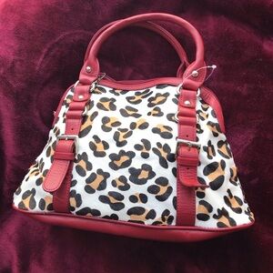 🎒NWOT🎒Danier Leather Purse***NEW***